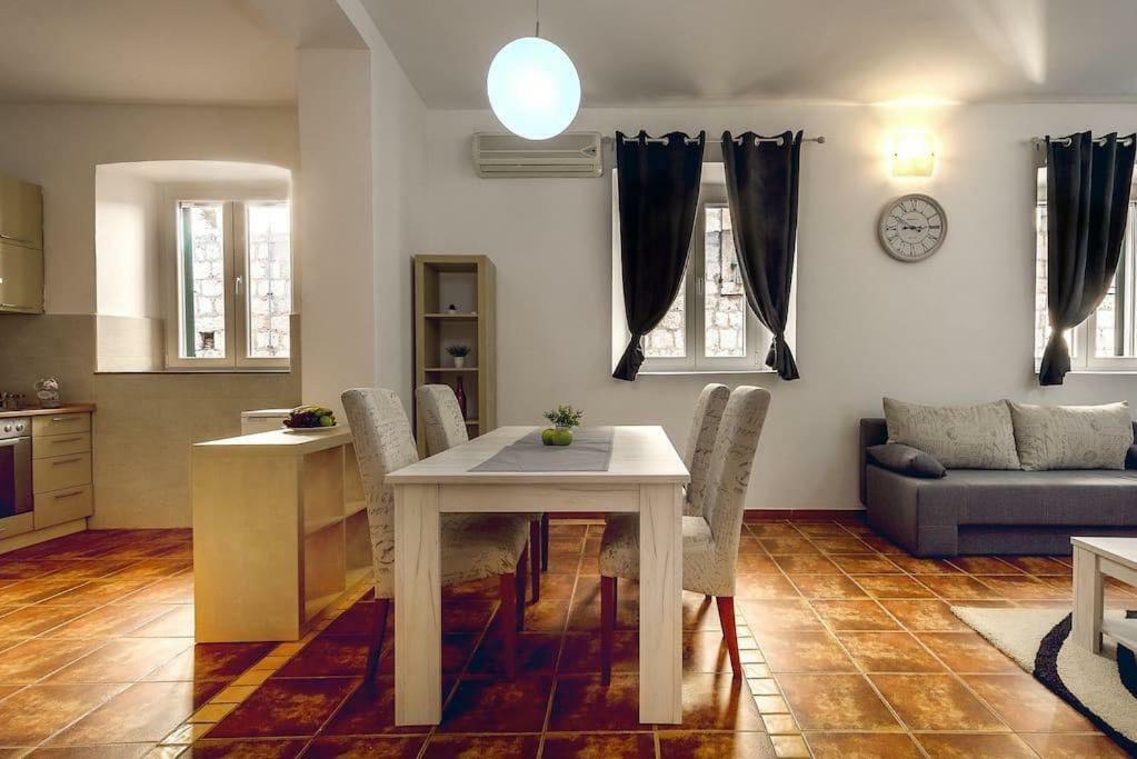 Old Town Experience Apartment โกตอร์ ภายนอก รูปภาพ