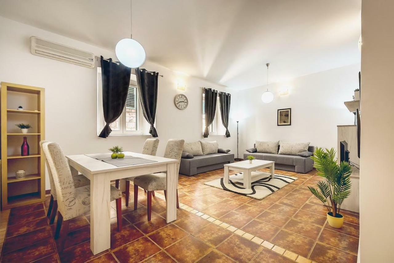 Old Town Experience Apartment โกตอร์ ภายนอก รูปภาพ